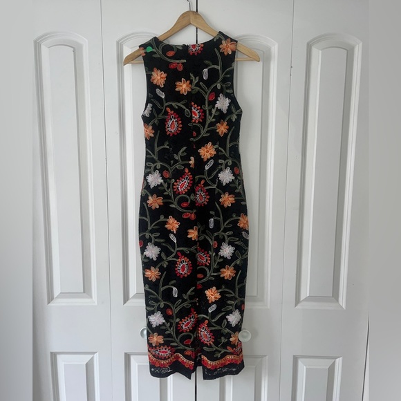 Stella Morgan Semi-formal Flower embroidered midi-length dress - Picture 2 of 5